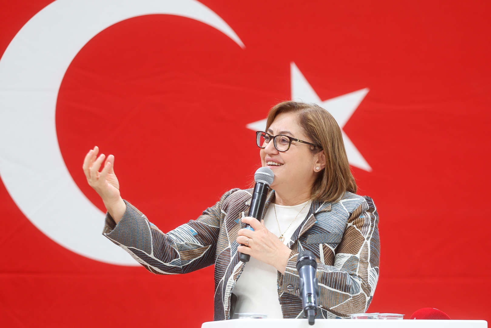 bin öğrencinin bağlama çaldığı “bin bağlama bin umut” konserine katıldık