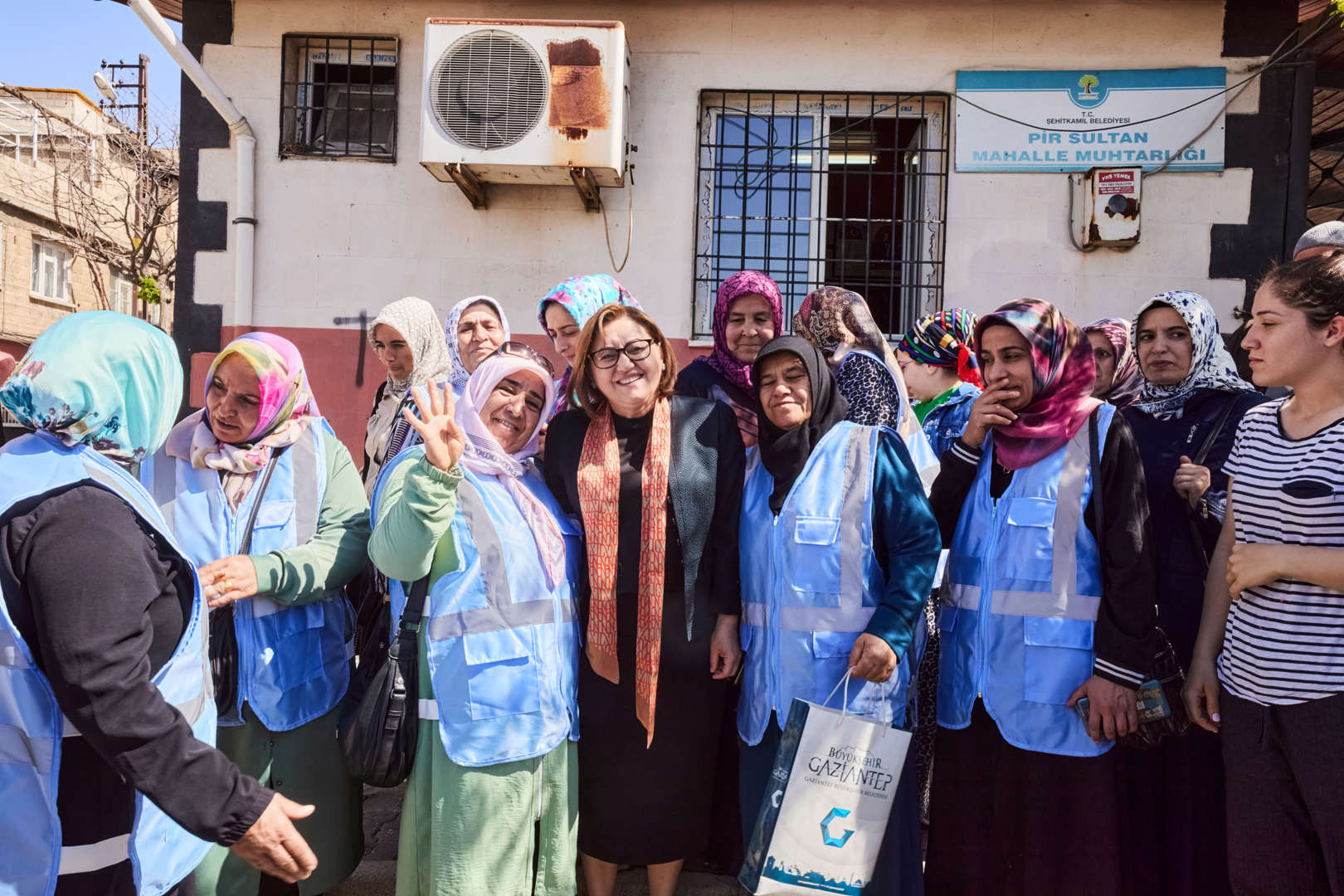 bugünkü durağımız pirsultan mahallesi