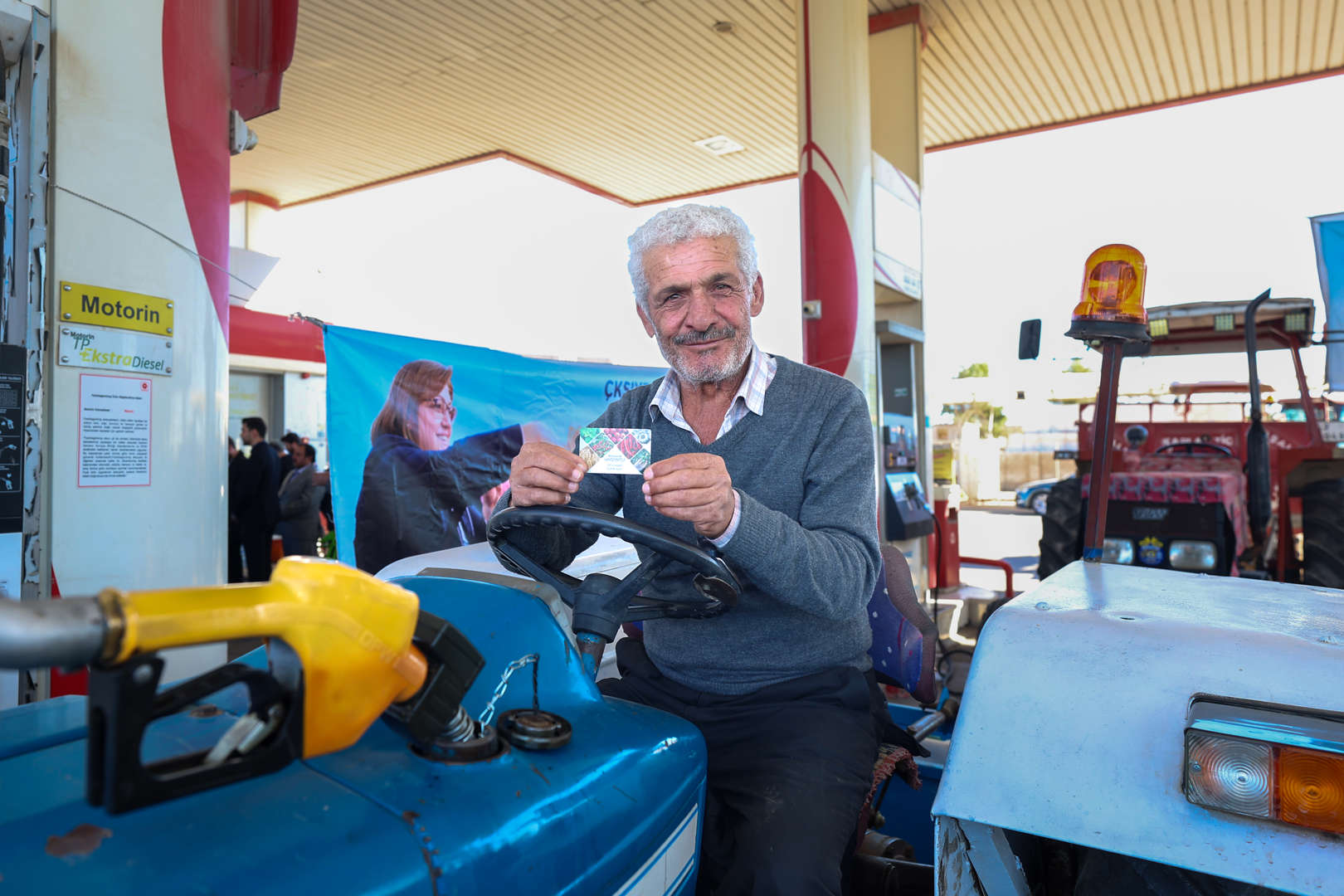 çiftçilere ücretsiz akaryakıt dağıtımına başladık