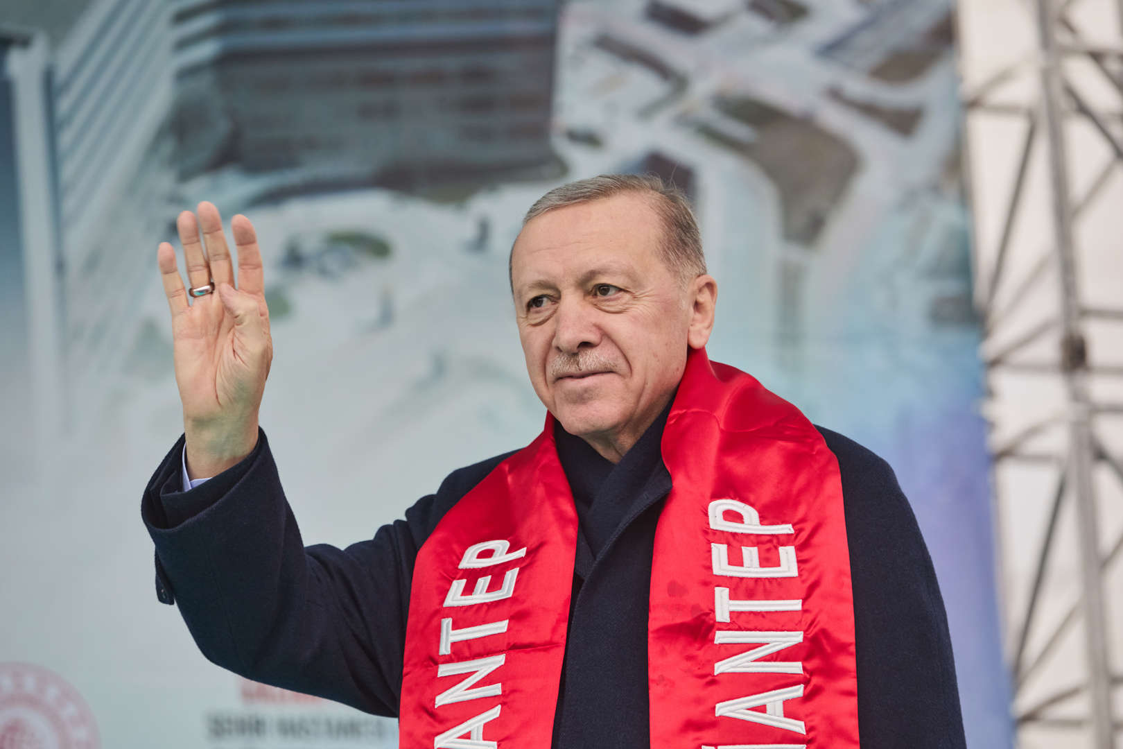 cumhurbaşkanımız sayın recep tayyip erdoğan'ın katılımıyla deprem bölgesinde yapılan 10 bin 698 konutun kurası çekildi