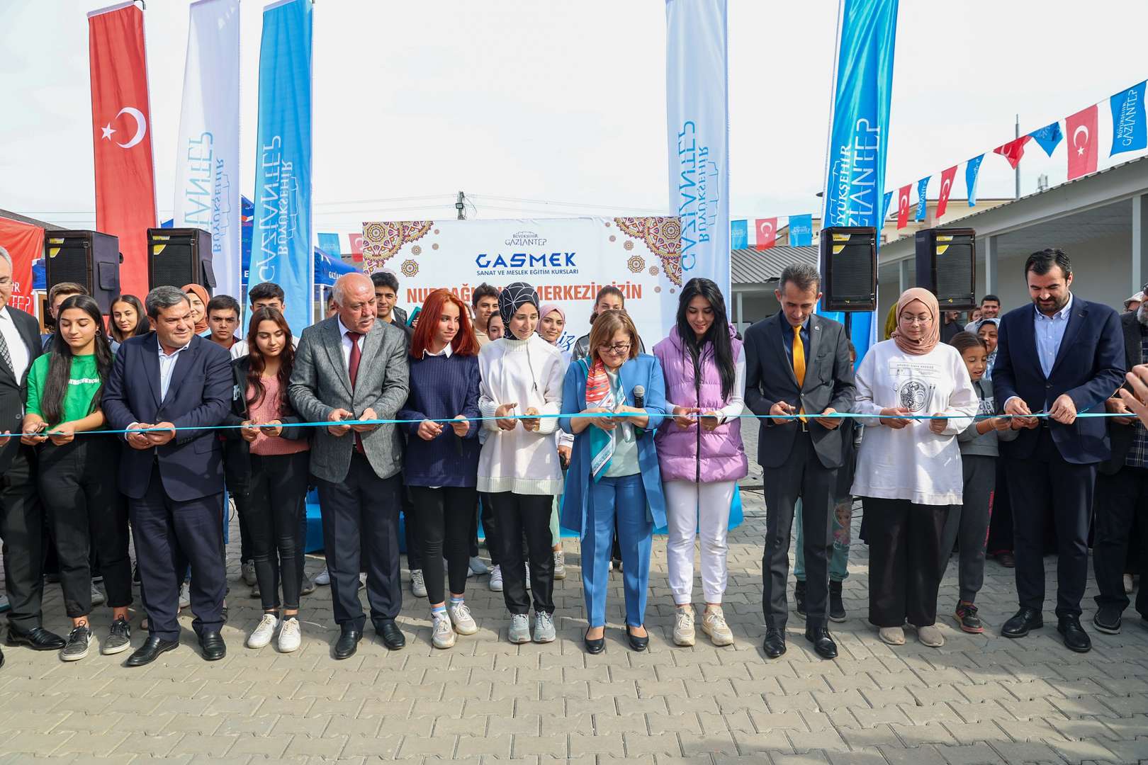 deprem bölgesinde yeni gasmek binalarını hizmete açtık