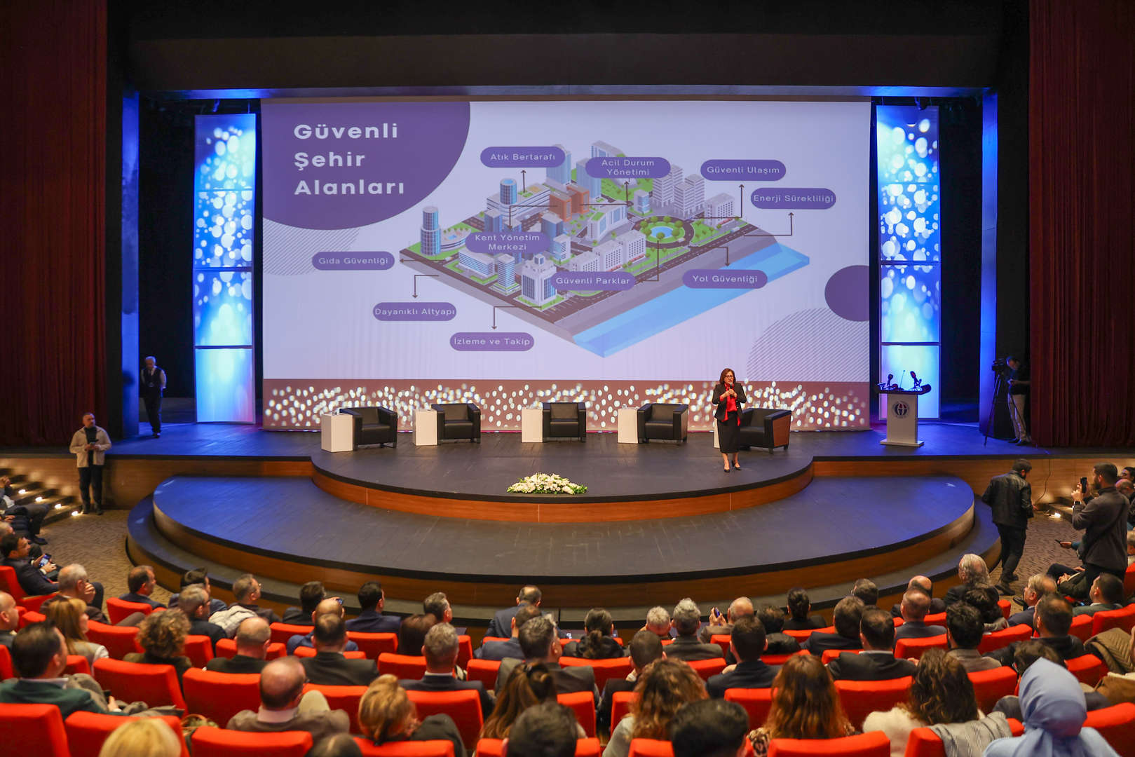 deprem bölgesi zirvesi'nde deprem anma ve eğitim müzesi projesini anlattık!