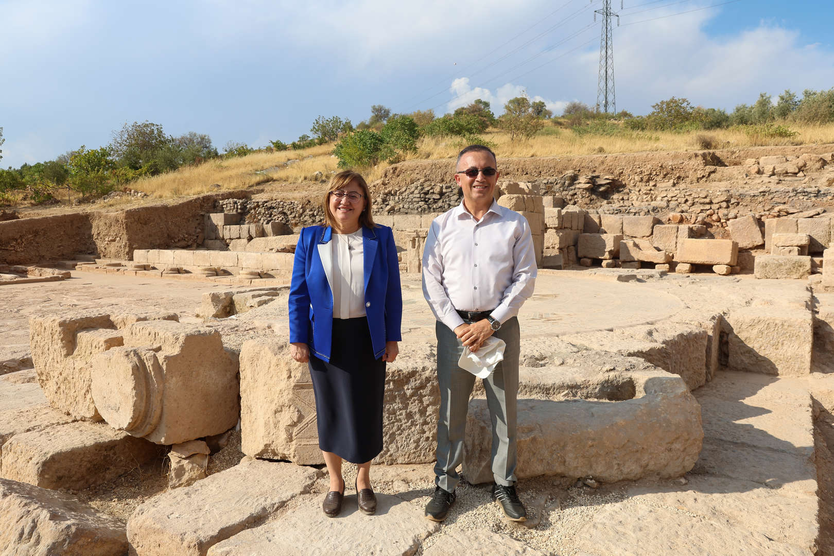 dülük antik kenti’ni ziyaret ederek bölgedeki kazı çalışmalarını inceledik