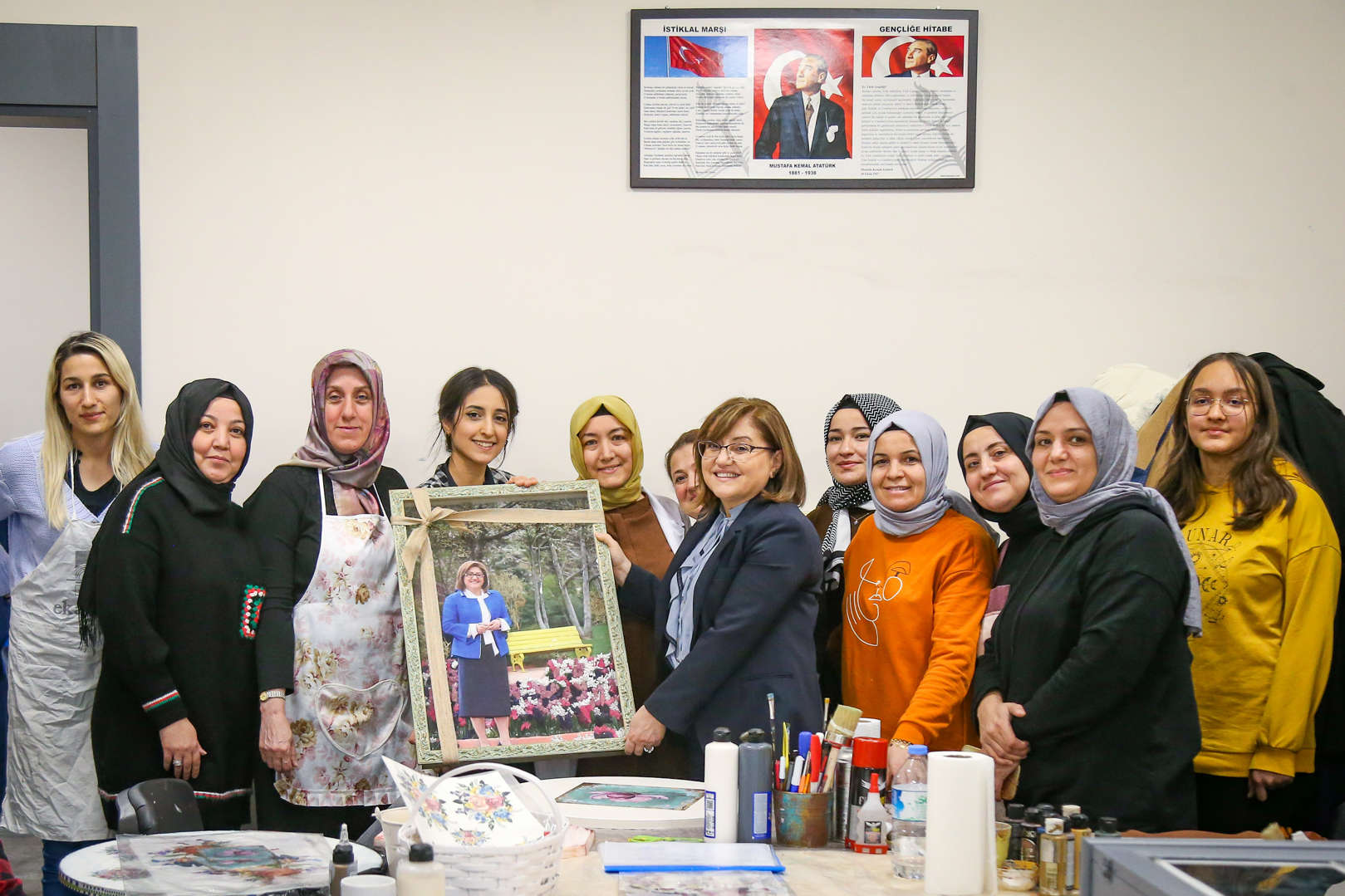 ev hanımlığından eğitmenliğe | gasmek mesleki eğitim kurslarında 383 bin kişiye eğitim verildi