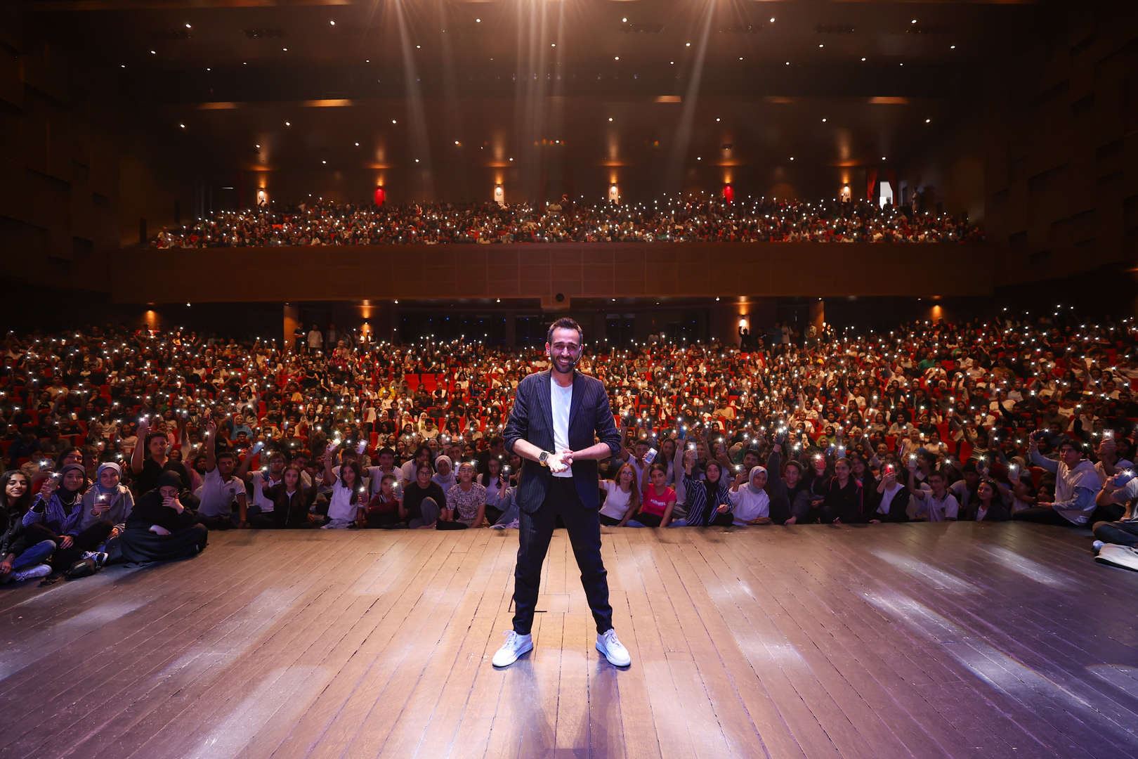 geleceğimizin ışıkları gençlerimizi eğitimci yazar gri koç ile buluşturduk