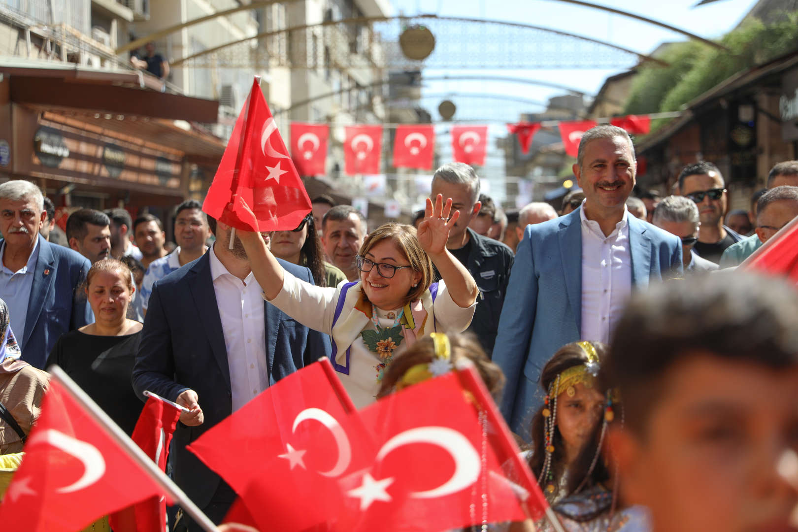 geleneksel gastroantep korteji ile festival büyük bir coşkuyla başladı