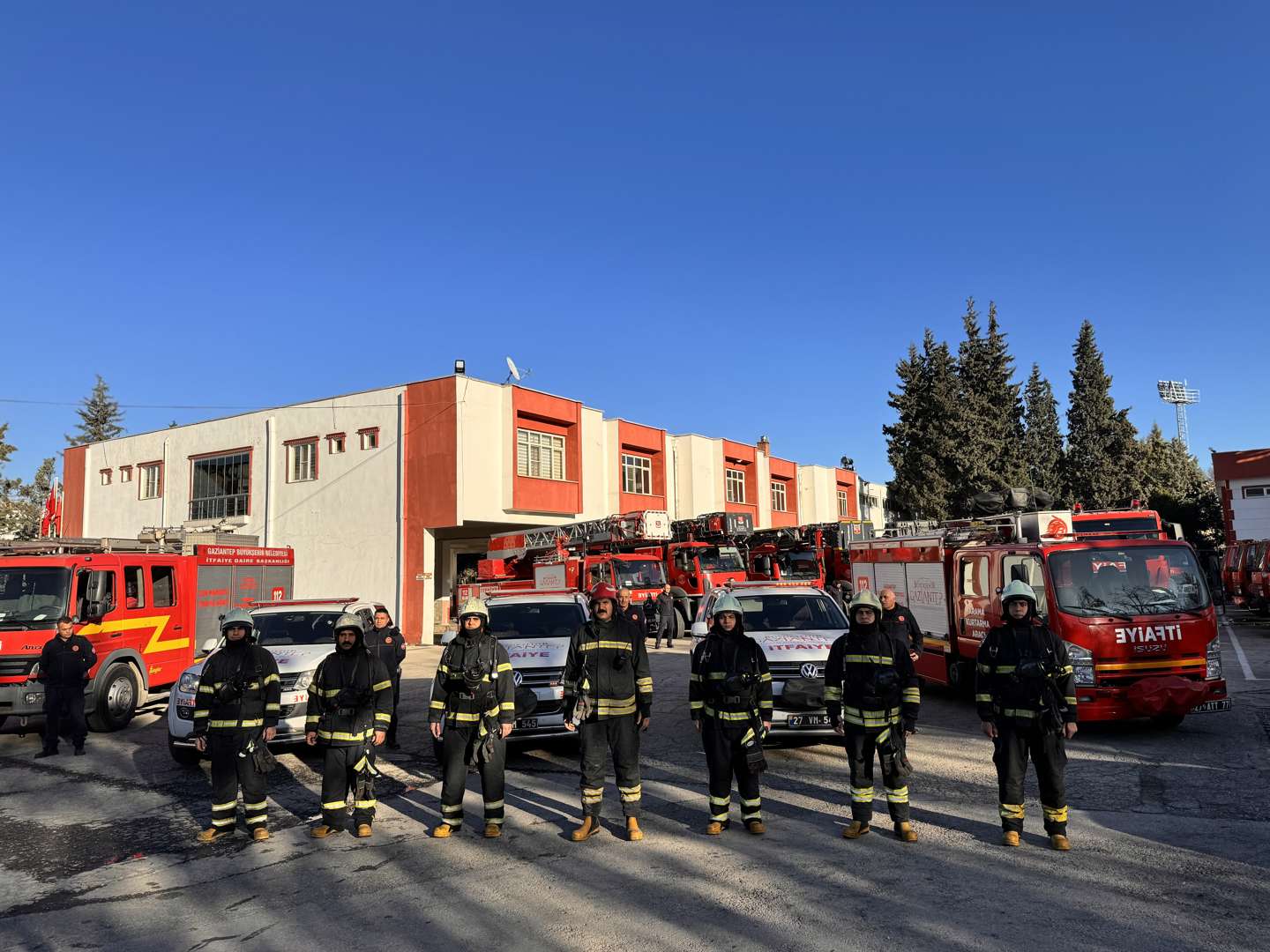 kahraman itfaiye ekiplerimizin itfaiye haftası kutlu olsun!