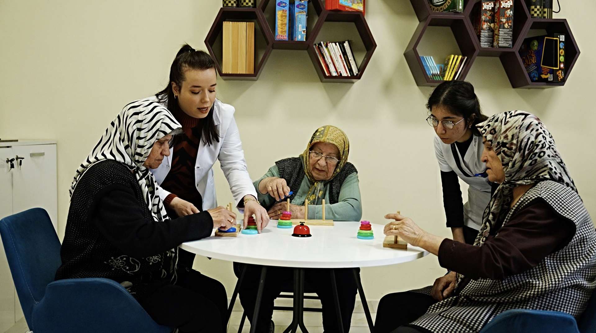 moral evi’nde kimse yalnız değil! 