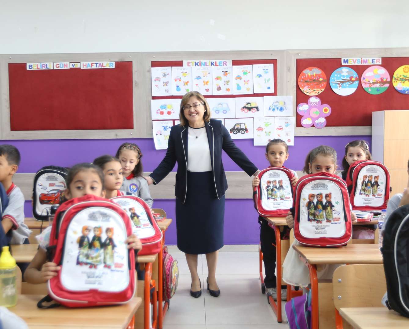 öğrencilere 100 milyon tl'lik kırtasiye desteği