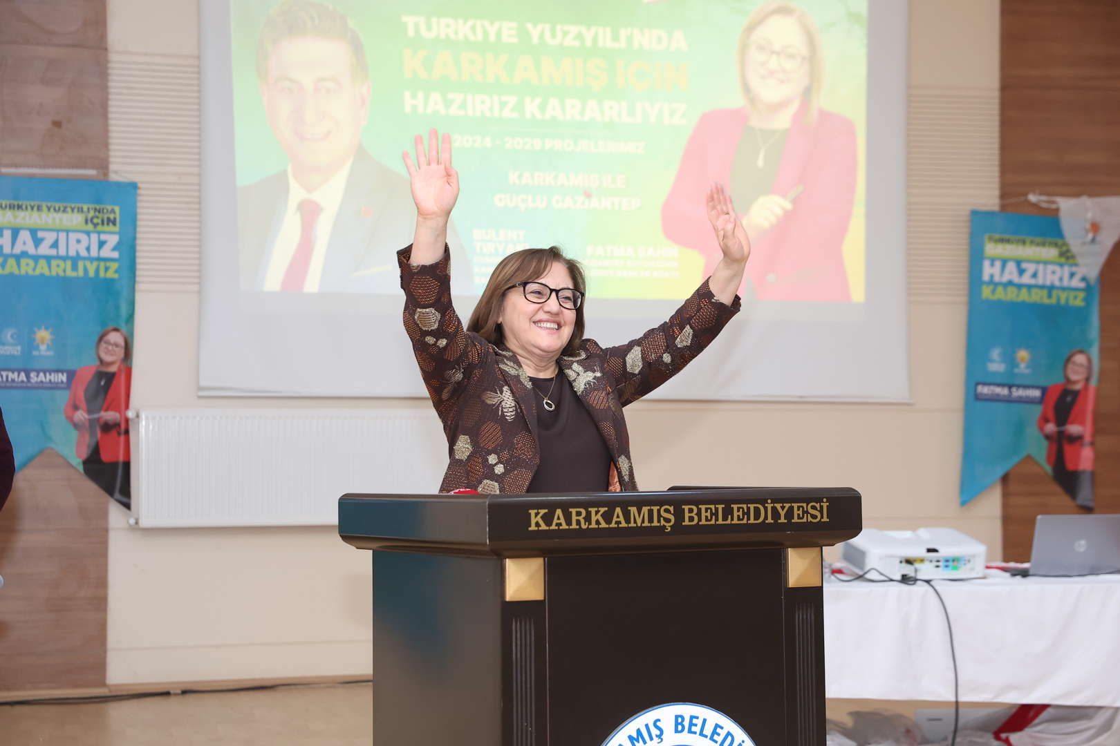 oğuzeli ve karkamış’ta hemşehrilerimizle bir araya gelerek projelerimizi anlattım