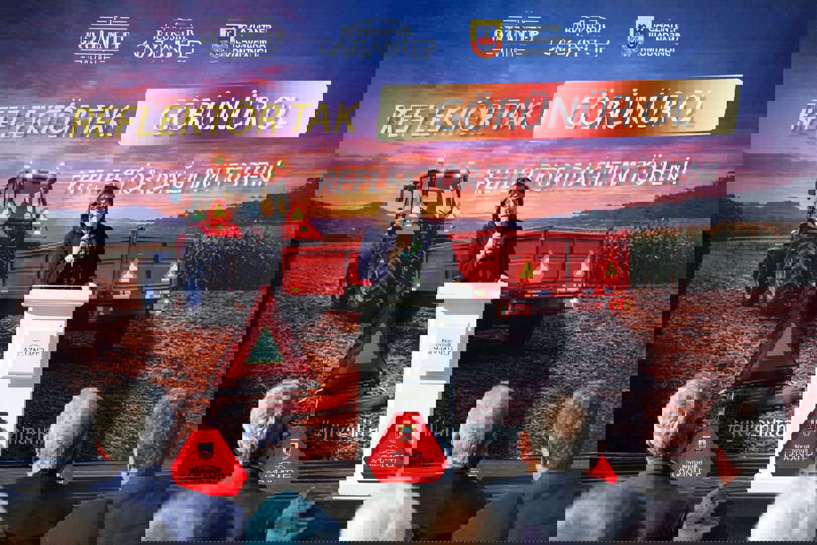 “reflektör tak, görünür ol” projemizin ilk dağıtımını gerçekleştirdik