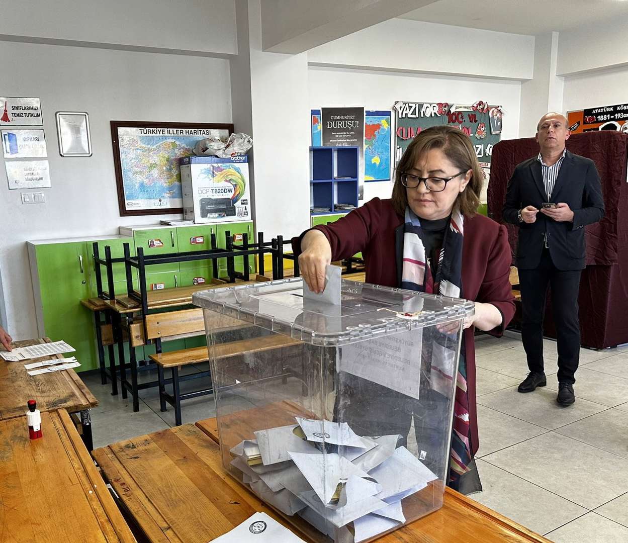 türk kadınlarına seçme ve seçilme hakkı verilişinin yıl dönümü